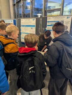 Lukas Sandner demonstrates the generation of heat due to adsorption of water on Zeolite 5A